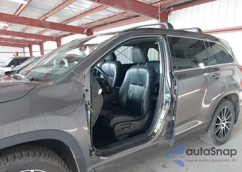 2018 Toyota Highlander Se from USA, damaged, VIN 5TDJZRFH5JS812954